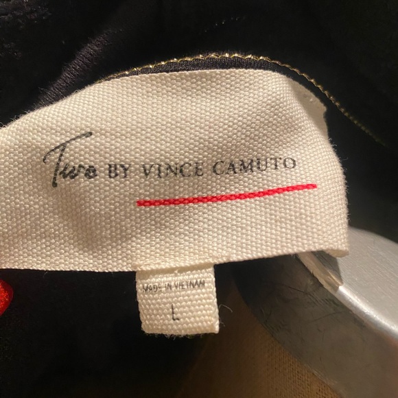 VINCE CAMUTO.  HOODIR  Large. So comfy. Great hardware 🎩 - Picture 7 of 11